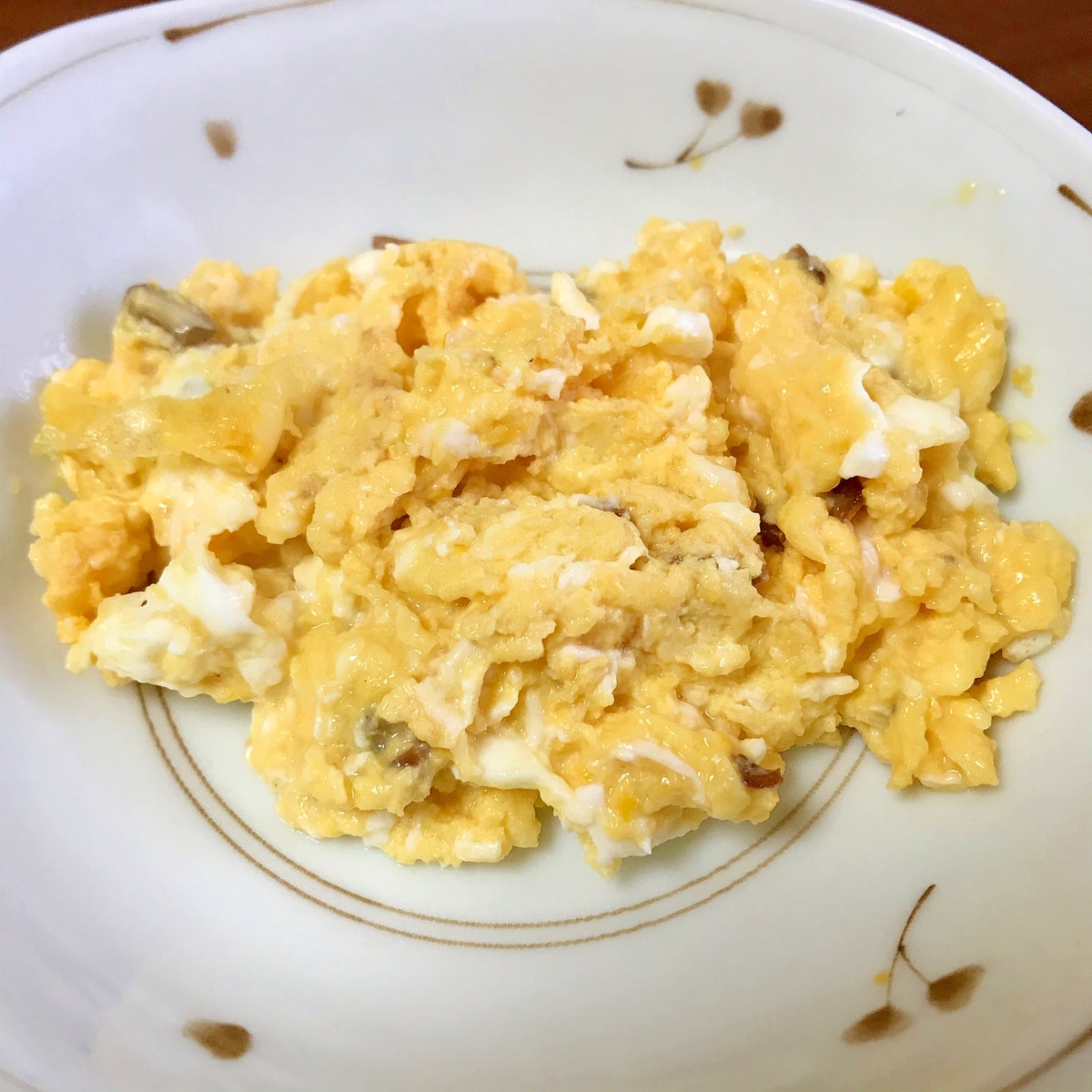 しめじ入りチーズスクランブルエッグ レシピ 作り方 By 水玉模様 楽天レシピ しめじ入りチーズスクランブルエッグ レシピ 作り方 By 水玉模様 楽天レシピ